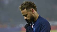 Neymar dá rolinho humilhante em colega de PSG e tira sarro na web