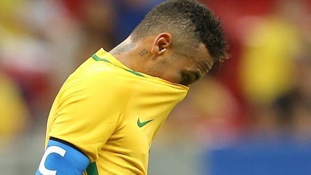 Neymar rejeitou à faixa de capitão em 2016. Não suportava as críticas ao seu comportamento
