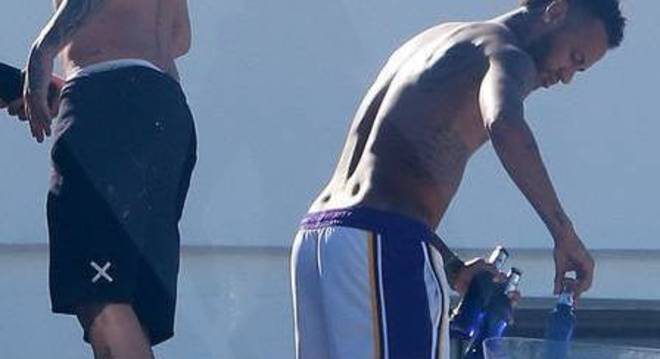 Na cobertura aberta de Medina, Neymar sabia que poderia ser fotografado
