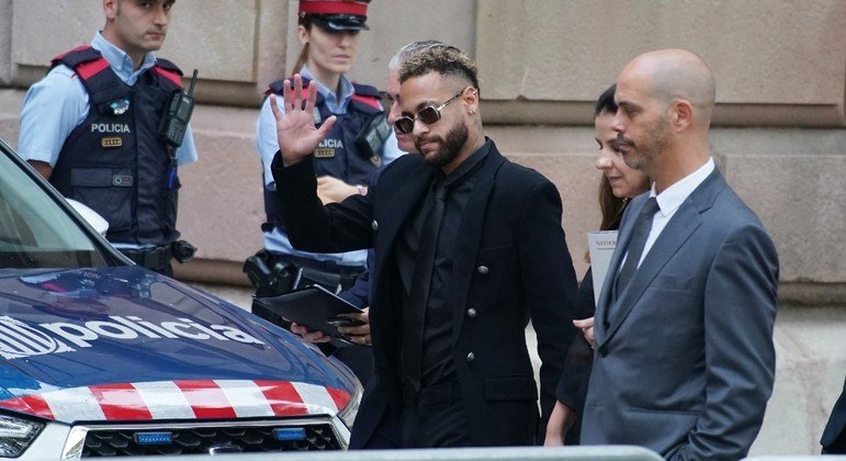 Neymar passou quase duas horas na sala de audiências