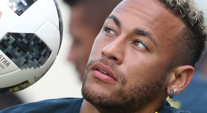 TV espanhola afirmou que o Real Madrid teria feito oferta por Neymar