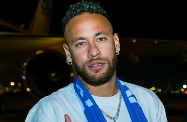 Neymar chegou a ser acusado de ''trabalho oculto'' por uma empregada doméstica. A funcionária teria trabalhado, de forma ilegal, com carga horária excessiva, quando o jogador atuava pelo Paris Saint-Germain. Foto: Instagram/Al-Hilal