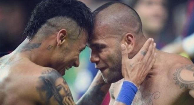 A amizade e a confiança entre Neymar e Daniel Alves é enorme. São grandes parceiros