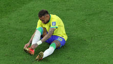 Neymar torceu o tornozelo direito e vai ser avaliado nas próximas 24 horas, diz médico da seleção