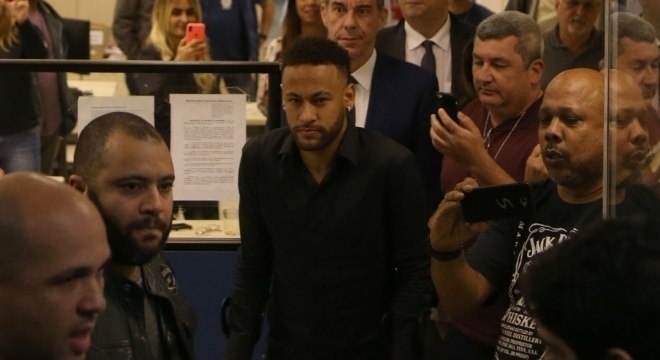 Neymar jÃ¡ teve de depor no Rio de Janeiro sobre crime de internet