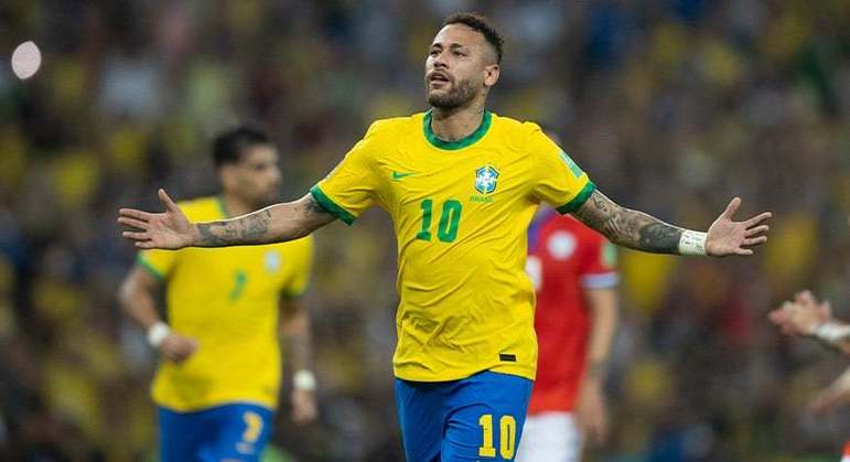 Neymar - deve se posicionar mais ao centro no ataque da seleção, 'flutuando' de um lado para o outro do ataque, se aproximando de Vinícius Júnior, Richarlison e Raphinha para tabelar e driblar, 