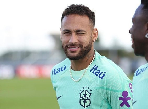 Neymar disputou as Copas do Mundo de 2014 e 2018 e será convocado para a de 2022, entre novembro e dezembro. O atacante, apesar de grande clamor popular, não foi chamado por Dunga para a Copa de 2010. 