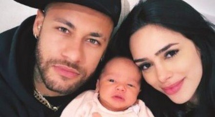 Neymar ao lado de Bruna Biancardi e Mavie
