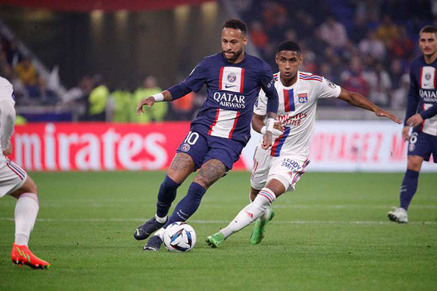  Neymar está em grande fase no PSG. Só nesta temporada, são 11 gols em 13 jogos, o que o torna artilheiro do time francês em 2022/23, ao lado de Mbappé. O brasileiro, porém, tem mais assistências: 8 a 0.