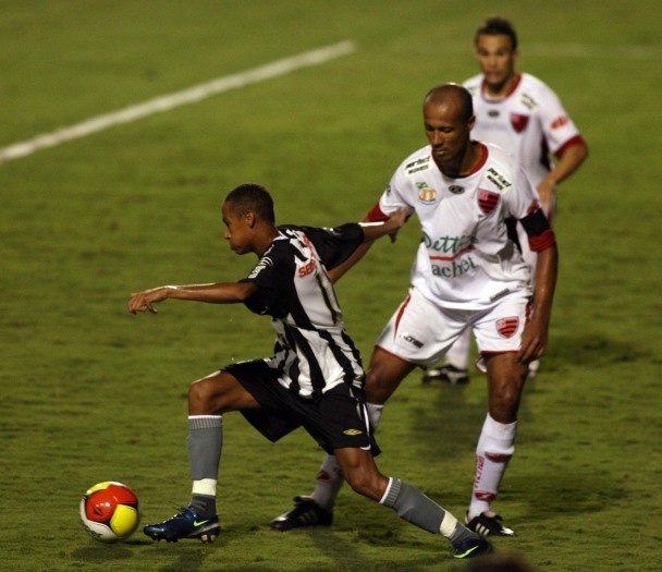 Há dez anos, Neymar fazia seu 1º jogo como profissional no Santos -  Esportes - R7 Futebol