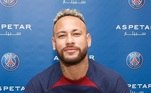 Neymar fica (?)Antes da abertura da janela de transferências europeia - 1º de julho - o nome de Neymar foi constantemente vinculado ao futebol inglês, mas até o momento, não houve ofertas. O astro brasileiro se reapresentou normalmente no PSG, apesar de ainda estar se recuperando de lesão, ele segue sendo referência técnica do clube, que sonha com um título inédito da Liga dos Campeões