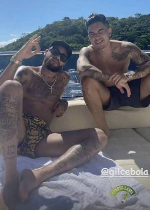 Neymar postou foto em lancha, ao lado do 'parça' Gil Cebola