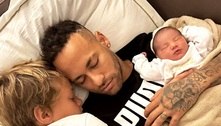 Momento fofura de Neymar com os filhos, Davi Lucca e Mavie