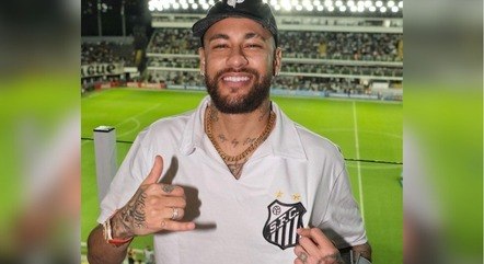 Neymar retornou à Vila Belmiro após 10 anos
