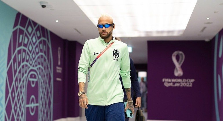 Neymar costuma chegar aos jogos da seleção brasileira com acessórios caros
