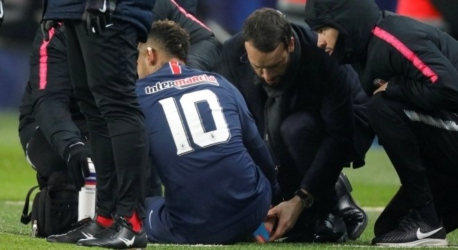 PSG confirmou lesão no metatarso operado. Preocupação total com Neymar