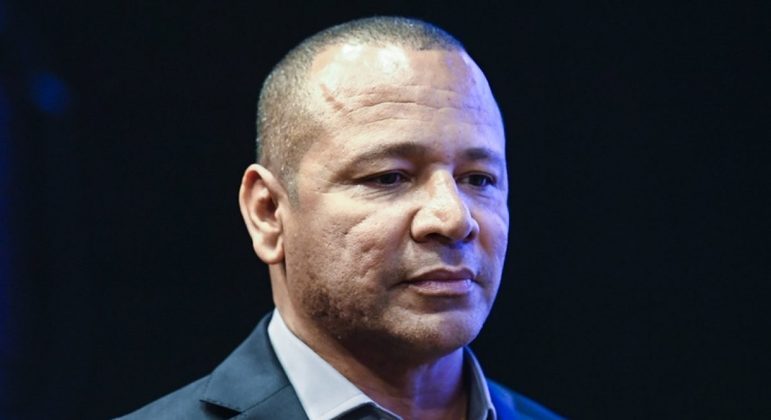 "Pré-linchamento", reclama pai de Neymar. Dinheiro e ajuda jurídica a Daniel Alves 