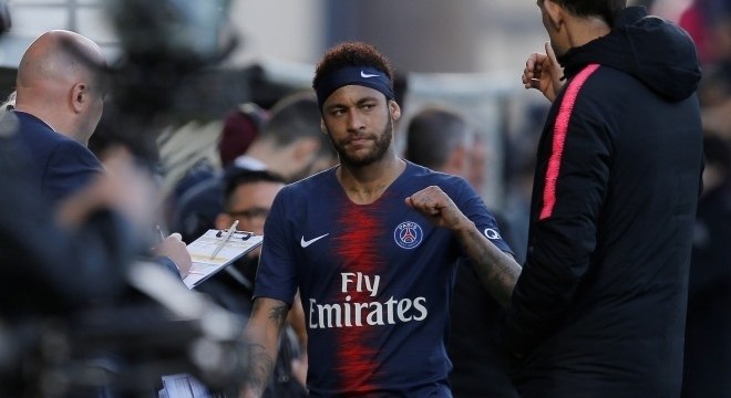 Neymar jogou cinco partidas no ano e fez só três gols 