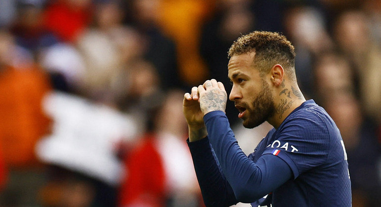 Neymar marcou um gol pelo Paris Saint-Germain no jogo contra o Lille
