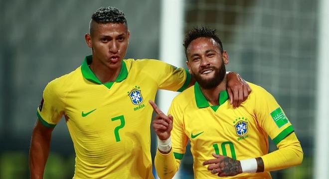 Neymar homenageia Ronaldo ao marcar contra o Peru