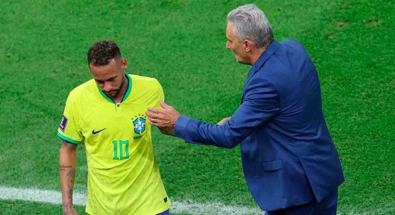 Neymar deixou o campo do Lusail Staduim visivelmente abalado