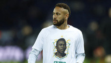 Neymar e elenco do PSG homenageiam Pelé com camiseta em pré-jogo: 'Eterno Rei'