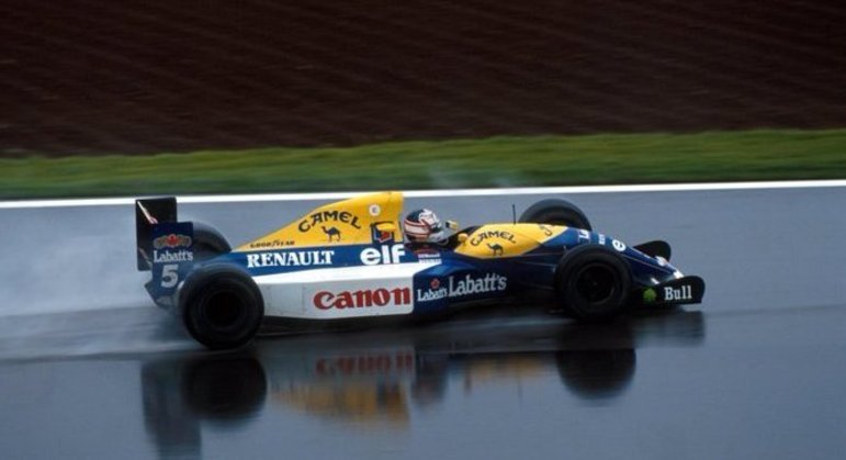 O primeiro monoposto imbatível criado por Newey foi o FW14B, da Williams em 1992. Os pilotos Nigel Mansell e Riccardo Patrese dominaram o ano, o que rendeu o Campeonato de Pilotos ao britânico e o Campeonato de Construtores para a equipe