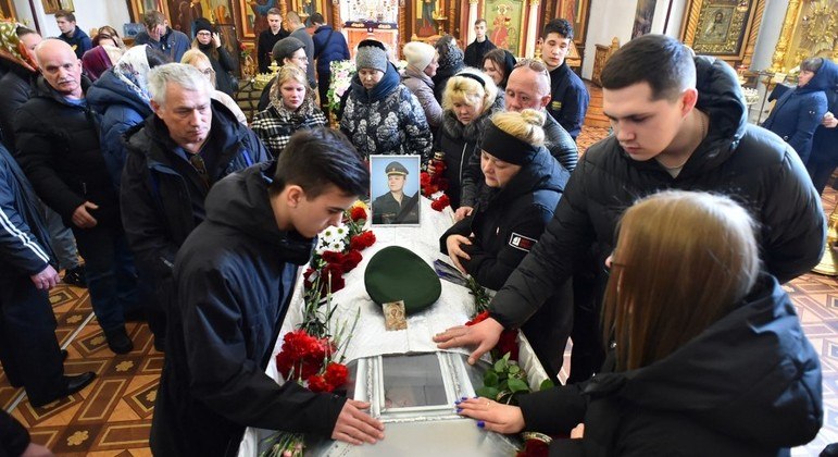 Nikita Avorv foi enterrado com honras militares no seu povoado natal, Luga