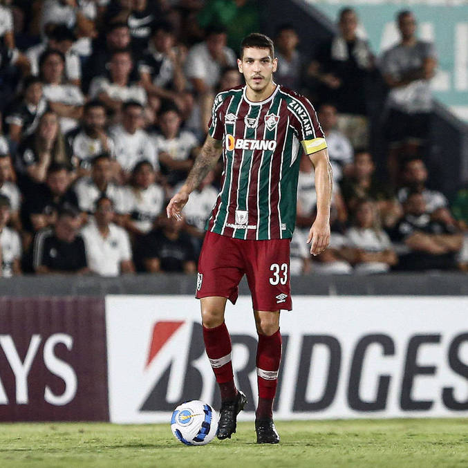 Zagueiro Nino em partida do Olimpia x Fluminense, pela Pré-Libertadores 2022. 
