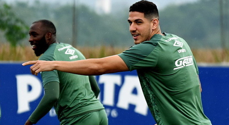 Nino durante treino do Fluminense no CT Carlos Castilho