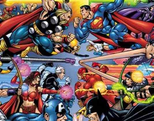 No ano de 2003 houve um crossover com os Vingadores. Com isso, o público conseguiu ver juntos os personagens da DC e também da Marvel. Na verdade, o projeto estava sendo negociado desde a década de 1980, porém questões de bastidores envolvendo as empresas fez com que esse momento histórico acontecesse bem mais tarde.