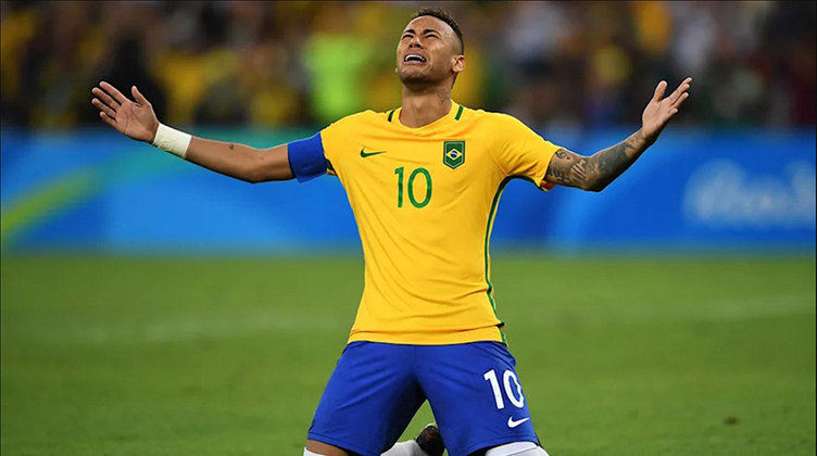 No ano seguinte, 2016, Neymar foi um dos grandes nomes do Brasil, que conquistou as Olimpíadas pela primeira vez. Naquela temporada, o atacante apostou em um moicano com tons de degradê. 