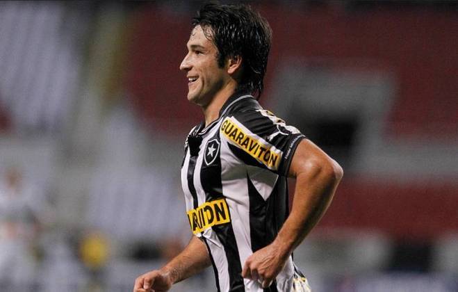 No Carioca de 2013, o Botafogo goleou o Vasco por 3 a 0, no Raulino de Oliveira, em Volta Redonda. Os gols foram de Rafael Marques, Lodeiro e Fellype Gabriel