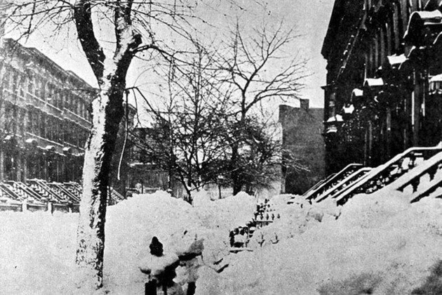No dia 11/3/1888, uma forte tempestade de neve atingiu Nova York, Nova Jersey, Massachusetts e Connecticut. O fenômeno foi tão intenso que marcou um recorde histórico. A camada de neve chegou a 1,27 metro. 