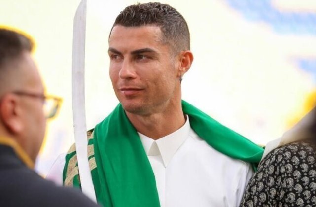 No dia 30 de dezembro de 2022, Cristiano Ronaldo foi anunciado como jogador do Al-Nassr. O atacante havia rescindido contrato com o Manchester United um pouco antes da Copa do Mundo do Qatar. Assim, deixaria a Europa após mais de 20 anos como astro no Velho Continente - Foto: Divulgação/Al Nassr