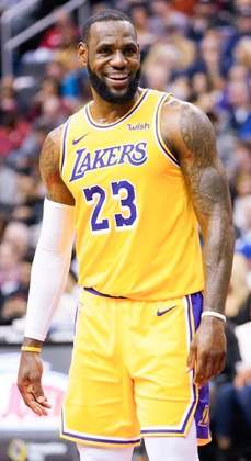 No dia 30/12, o jogador de basquete LeBron James, ala do Los Angeles Lakers, faz aniversário de 39 anos.