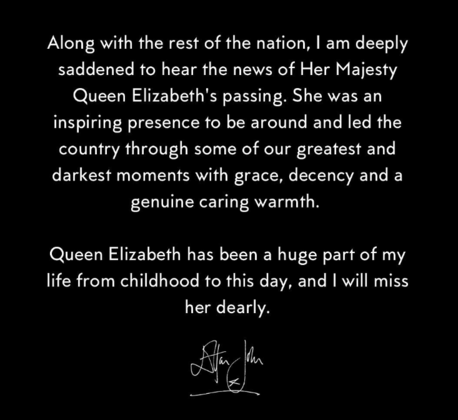 No dia da morte de Elizabeth, o músico fez uma postagem nas redes sociais: “A rainha Elizabeth foi uma parte enorme da minha vida desde a infância até hoje, e eu sentirei muito a sua falta”, publicou na época.
