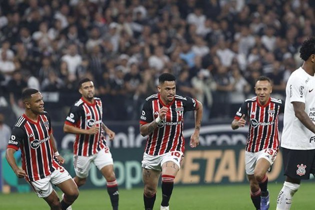 No final de julho, o São Paulo encarou o Corinthians, pelo jogo de ida da semifinal da Copa do Brasil. Em duelo na Neo Química Arena, o Tricolor perdeu por 2 a 1. Renato Augusto marcou duas vezes para o Timão e Luciano descontou para o Soberano.