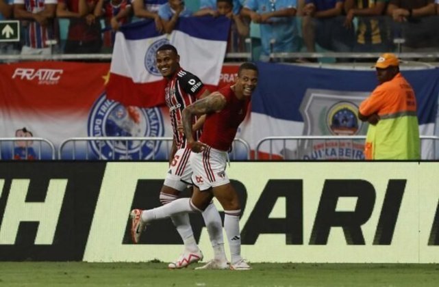 No final de novembro, o São Paulo, enfim, conseguiu sua primeira e única vitória fora de casa no Campeonato Brasileiro. Vitória em cima do Bahia por 1 a 0, na Fonte Nova, com gol de Caio Paulista nos minutos finais do jogo.