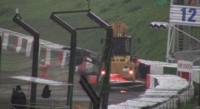 No GP do Japão de 2014, Jules Bianchi sofreu um grave acidente na volta 44, quando seu carro  Marussia bateu em um trator que retirava o carro do piloto alemão Adrian Sutil. O francês, de 25 anos, foi levado ao hospital, mas não resistiu aos ferimentos e acabou morrendo meses depois