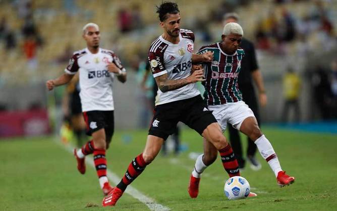 No Maracanã, o Flamengo sucumbiu à desorganização e falta de repertório e, neste sábado, perdeu para o Fluminense por 3 a 1, pela 28ª rodada do Brasileiro.  Veja as notas do Rubro-Negro, agora terceiro colocado, a seguir (por Lazlo Dalfovo - lazlodalfovo@lancenet.com.br):