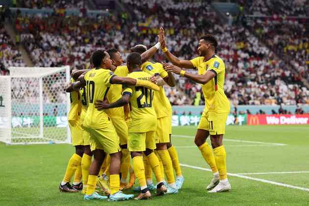 No primeiro jogo da Copa do Mundo, o Equador venceu o Qatar por 2 a 0, no Estádio Al-Bayt. O LANCE! conta a história da partida em imagens. Confira!