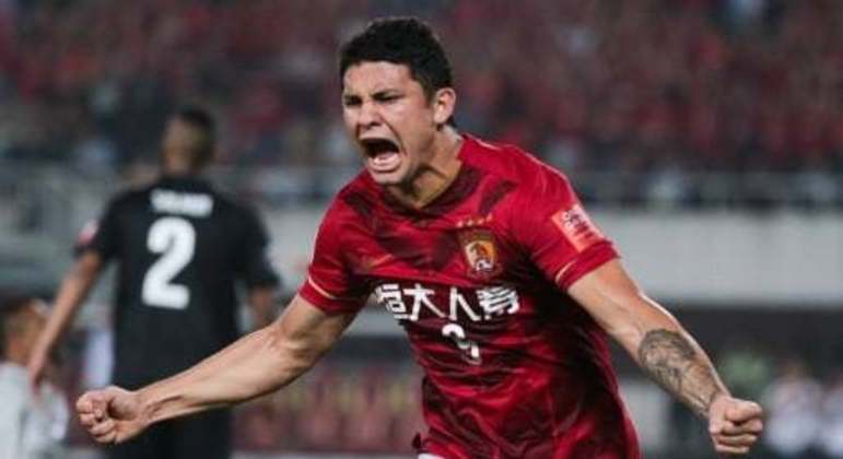 NO RADAR - O Botafogo tem o primeiro grande alvo definido para tentar reforçar o time na temporada 2022: Elkeson, que recentemente deixou o Guangzhou Evergrande, da China, é o alvo da vez