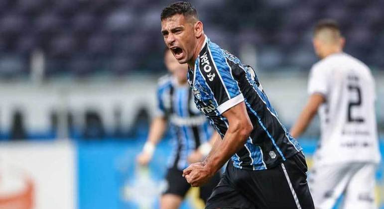 NO RADAR- O presidente do Grêmio, Romildo Bolzan, explicou que o atacante Diego Souza pode ser recontratado pelo clube. Em conversa com a 