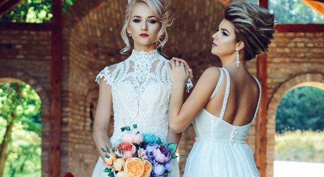 Após provar vestido, sogra teria pedido para noiva escolher modelo novo