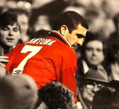 Nome do ídolo: Cantona - Clube com passagem marcante: Manchester United