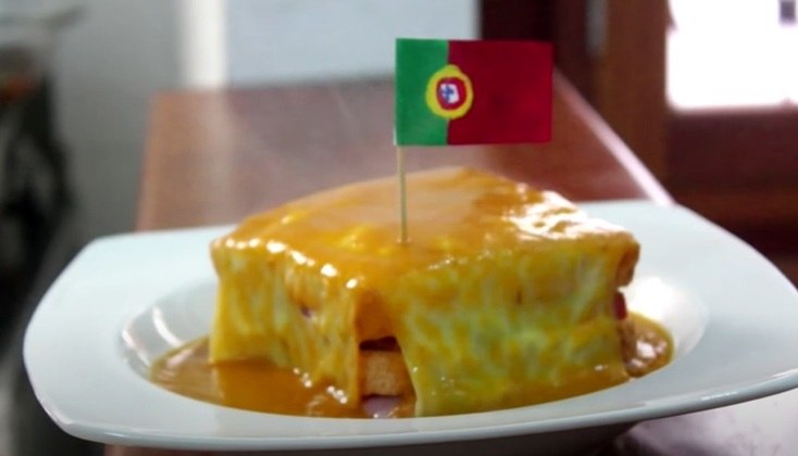 Nome do prato comum na culinária portuguesa: Francesinha