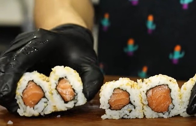 Nome do prato da culinária japonesa: Hot Roll