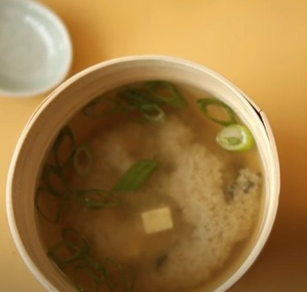 Nome do prato da culinária japonesa: Sopa de Missô