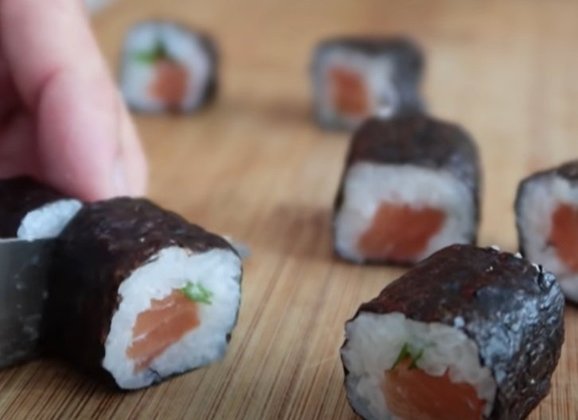 Nome do prato da culinária japonesa: Sushi